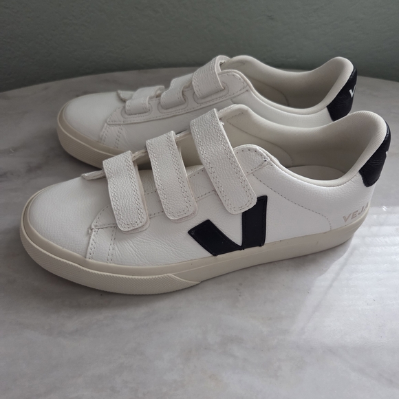 Veja Recife Logo Sneakers Women's Size 8 - Picture 4 of 12